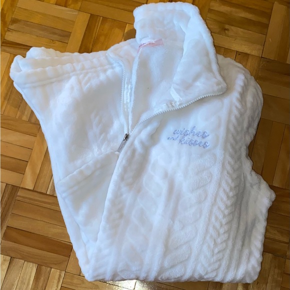 Like NEW! La Vie En Rose PJ Fleece Romper - Picture 2 of 5